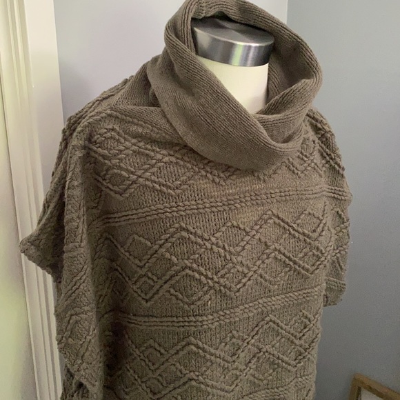 ‼️CLOSET CLOSING‼️ - Picture 2 of 5